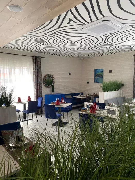 Кафе "Queen cafe".