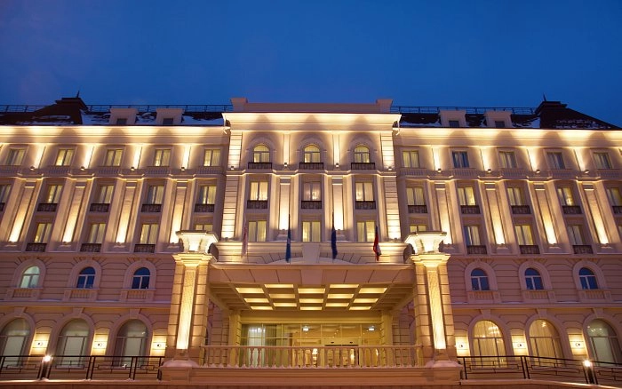 Отель "Radisson Hotel".