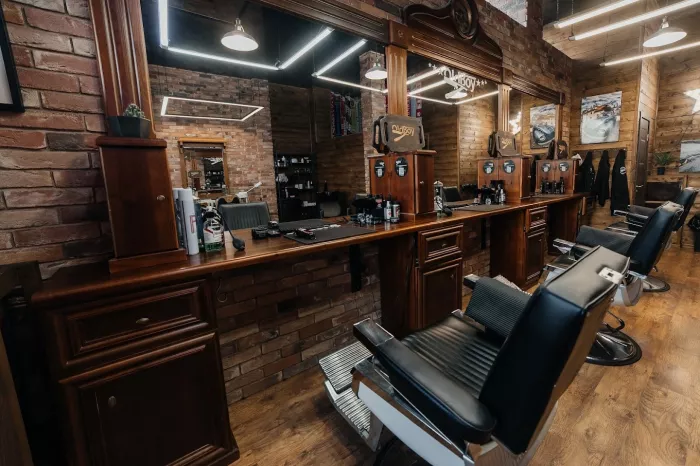 "OldBoy Barbershop" - мужская парикмахерская в Ульяновске.