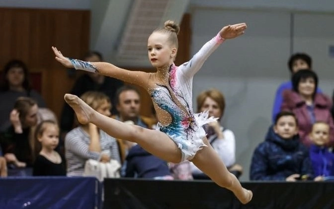 Секция Художественной Гимнастики "Rhythmic Stars".