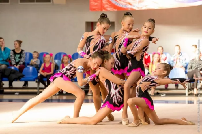 Секция Художественной Гимнастики "Rhythmic Stars".
