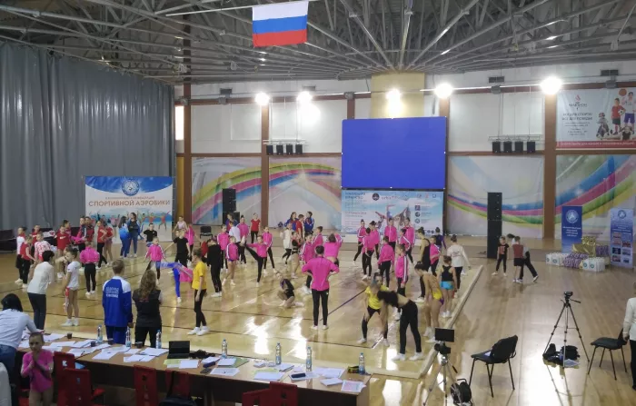 Аэробная гимнастика "Реверанс"