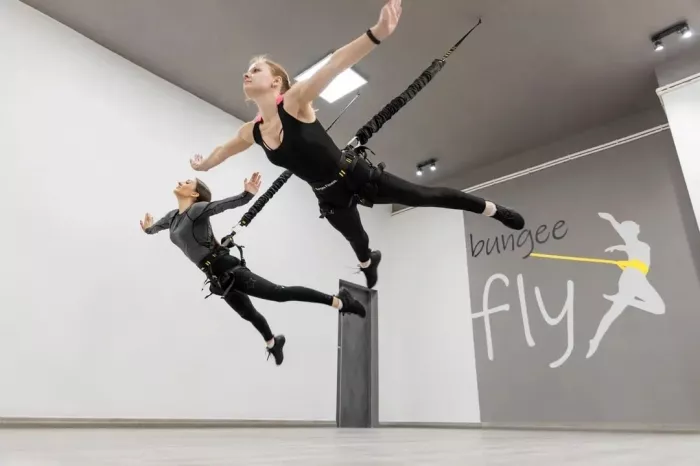 Фитнес-клуб "BungeeFly".
