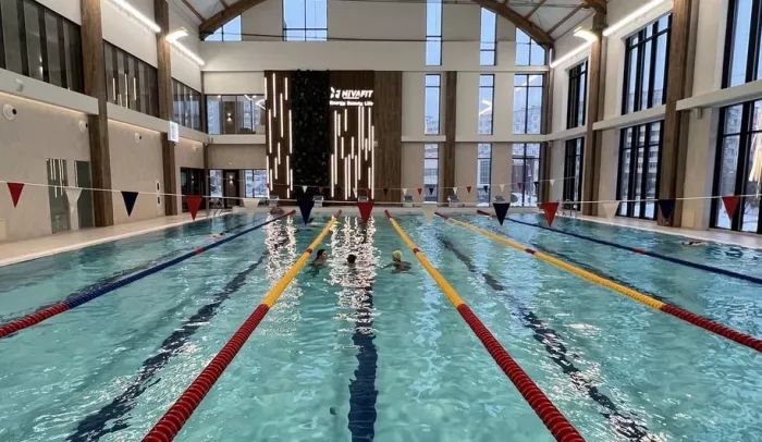 Клуб плавания "AquaSwim".