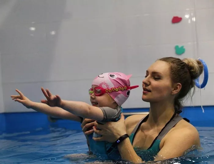 Детский бассейн "Swim Leon".
