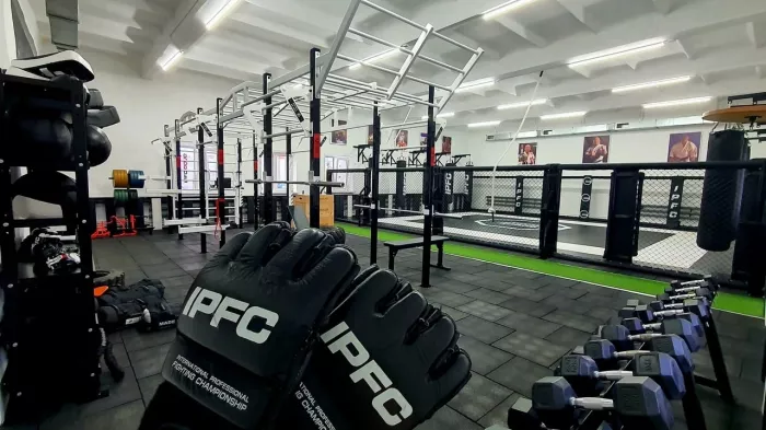 Зал единоборств "IPFC Dojo".