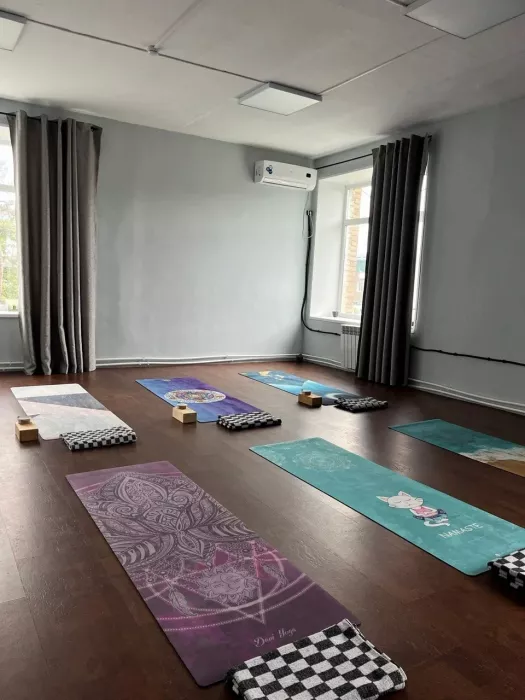 Студия йоги "Yogafor".