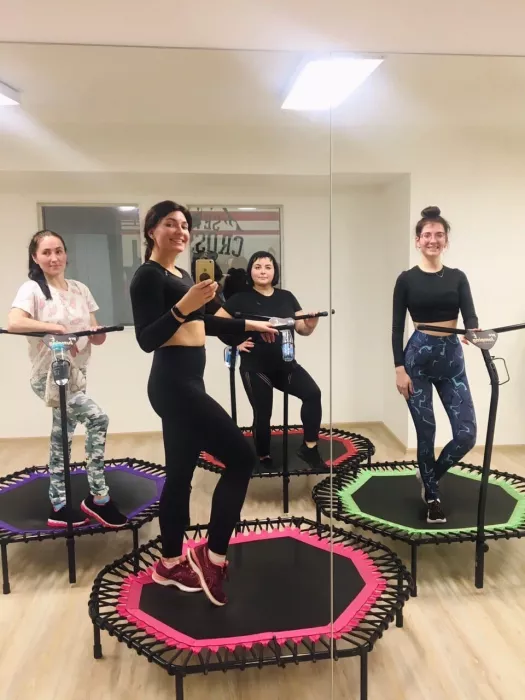 Студия фитнеса на батуте "JumpForSmile"