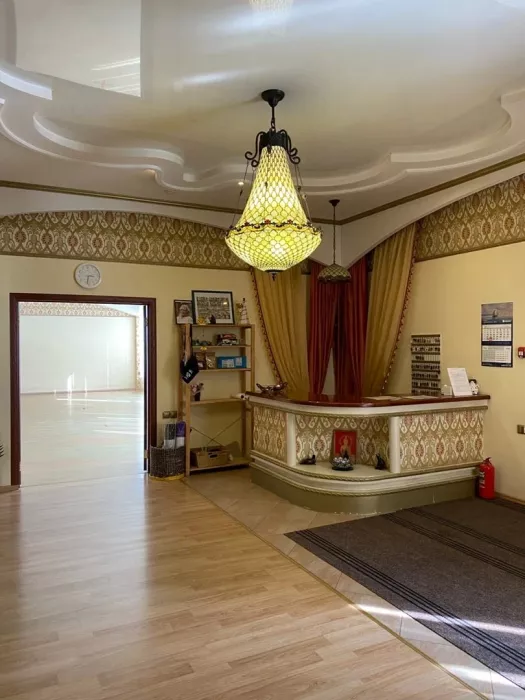Студия йоги "Снежный лотос".