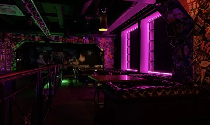 Ночной клуб "XxxX Bar"