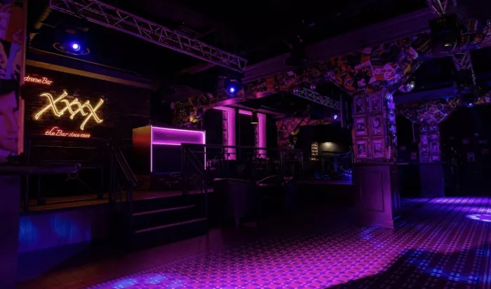 Ночной клуб "XxxX Bar"