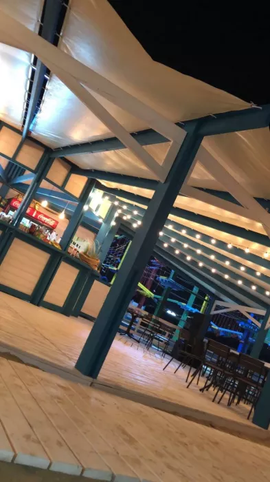 Бар "Montrè beach bar"