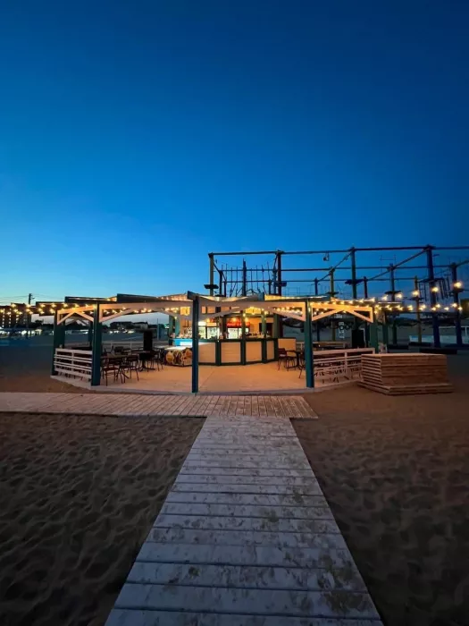 Бар "Montrè beach bar"