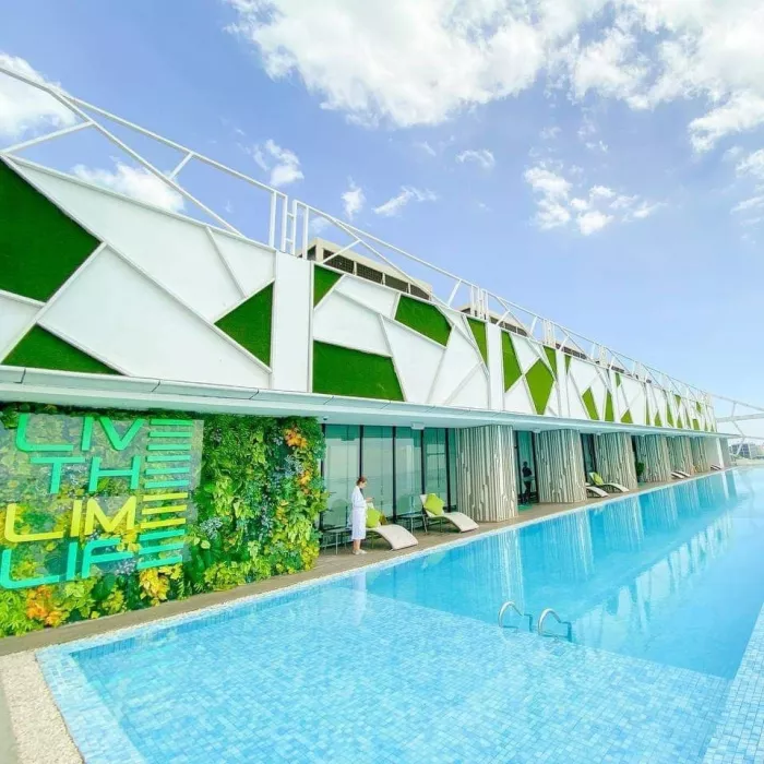 Отель «Lime Resort Manila»