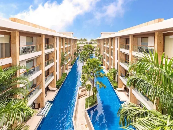 Отель «Henann Crystal Sands Resort»