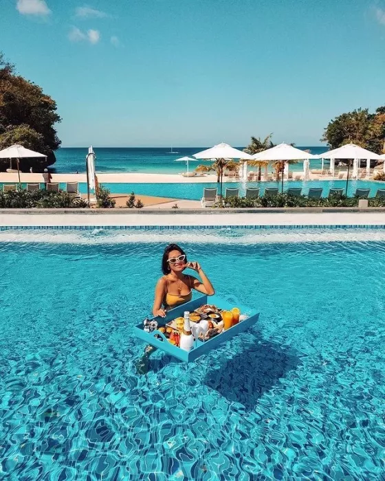 Отель «Crimson Resort and Spa Boracay»