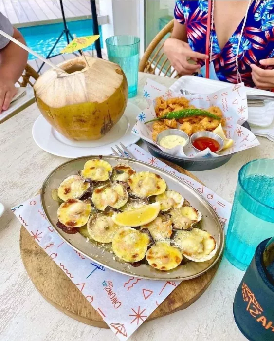 Кафе «Cha Cha's»