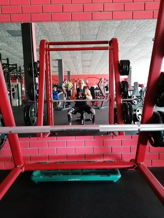 Спортивный зал "FIGURA GYM"