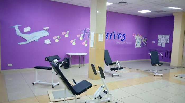 Фитнес-клуб "FitCurves"