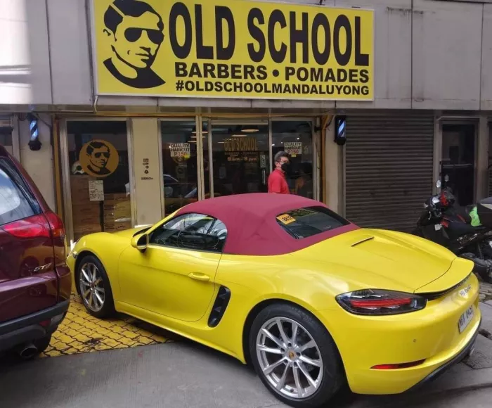 Барбершоп «Old School Barbers and Pomades»