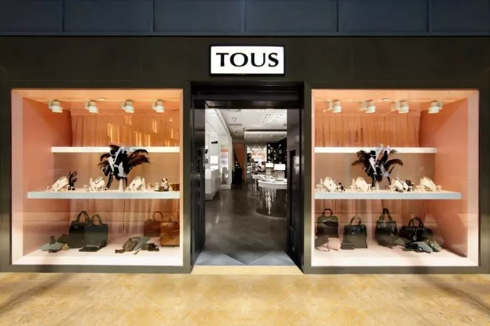 Ювелирный магазин "Tous"