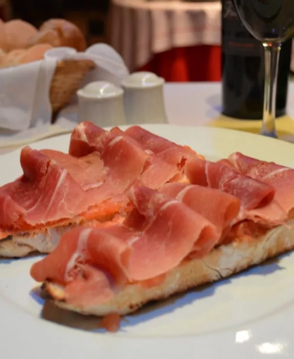 Ресторан «Museo del Jamón»