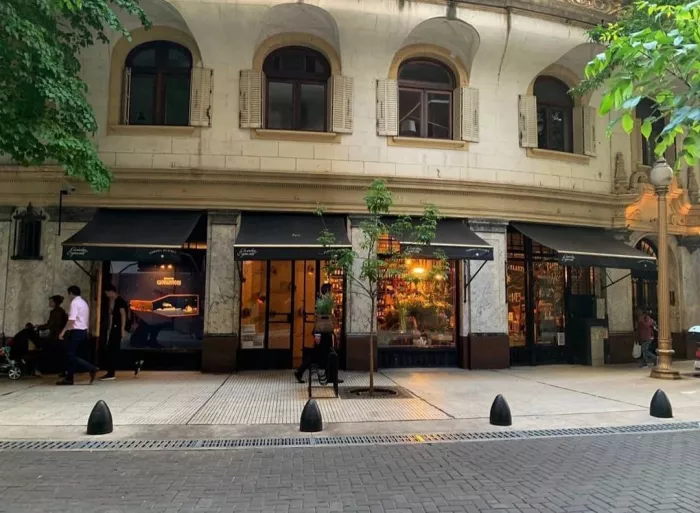 Бар «Floreria Atlantico»
