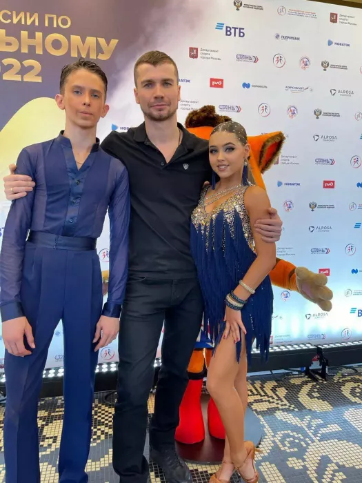Танцевальный клуб "AksenovDANCE"