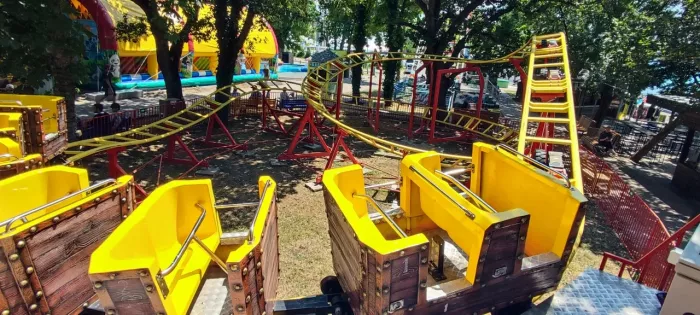 ​Парк аттракционов "Солнечный остров".