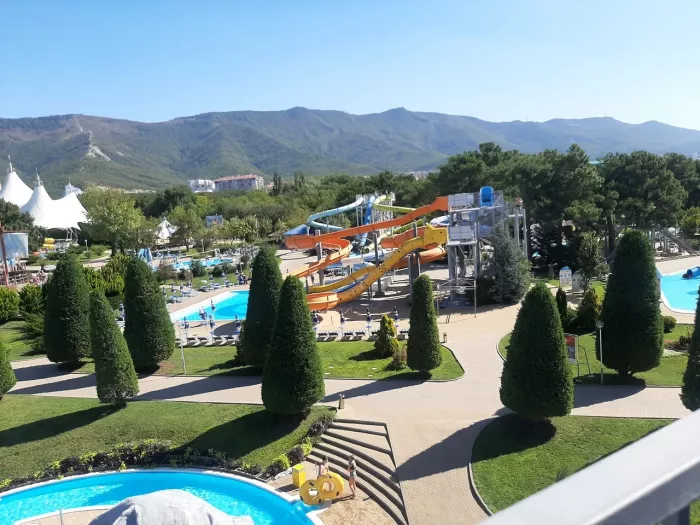 Аквапарк "Золотая бухта".