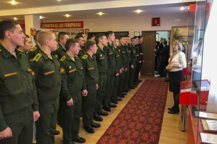  КАЗАНСКОЕ ВЫСШЕЕ ТАНКОВОЕ КОМАНДНОЕ ОРДЕНА ЖУКОВА КРАСНОЗНАМЕННОЕ УЧИЛИЩЕ