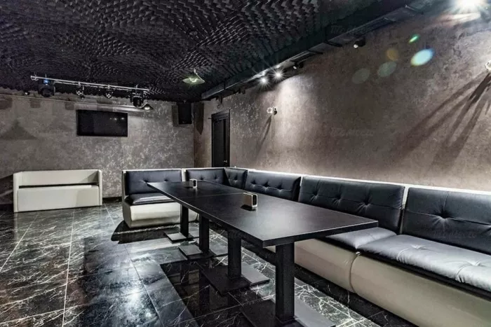 Караоке-клуб "La Room"