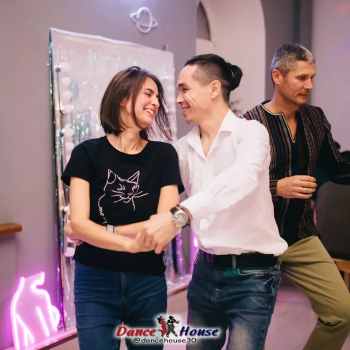 Школа танцев "Dance House"