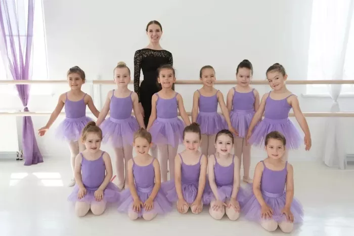 Школа балета "Lil Ballerine"