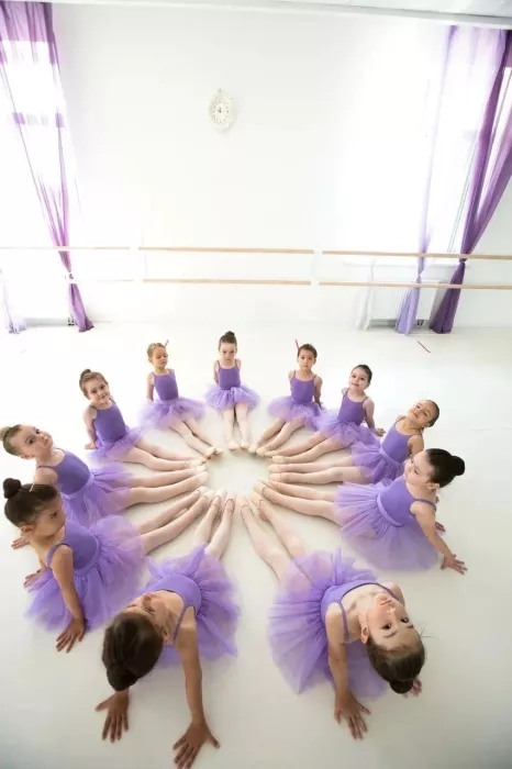 Школа балета "Lil Ballerine"