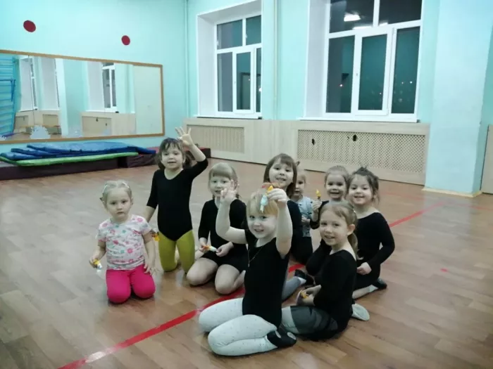 Школа танца для детей "Голливуд"