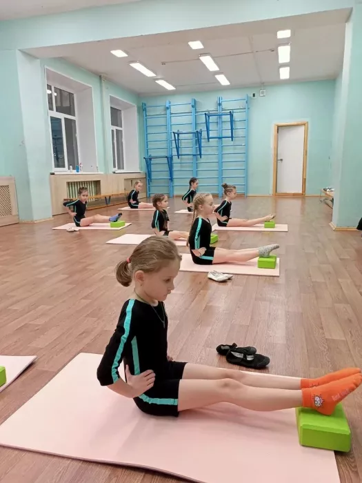 Школа танца для детей "Голливуд"