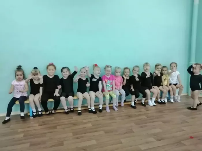 Школа танца для детей "Голливуд"