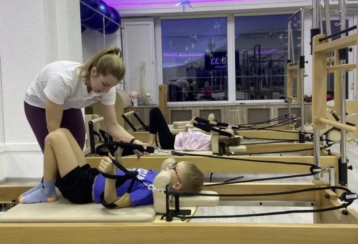 Студия пилатес "Fitnesslogia"
