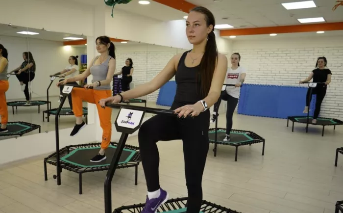 Студия растяжки и джамп-фитнеса "Statica"
