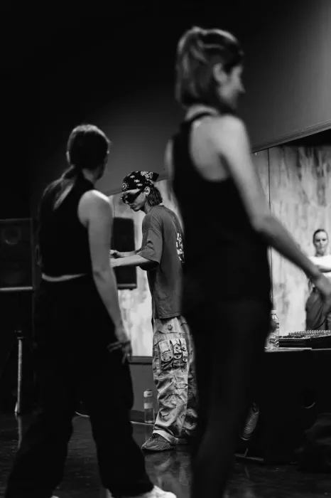 Школа танцев "AREV DANCE SCHOOL".