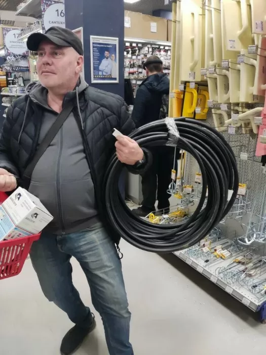 Строительный магазин "Строймаркет Сатурн"