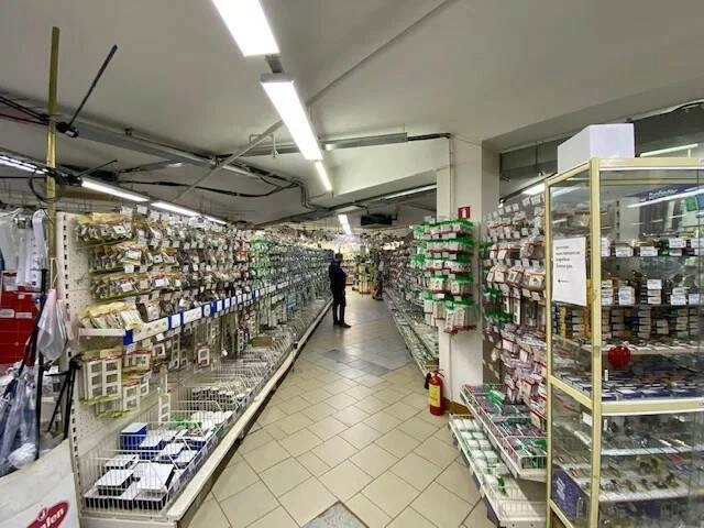 Строительный магазин "Строитель" на проспекте Просвещения