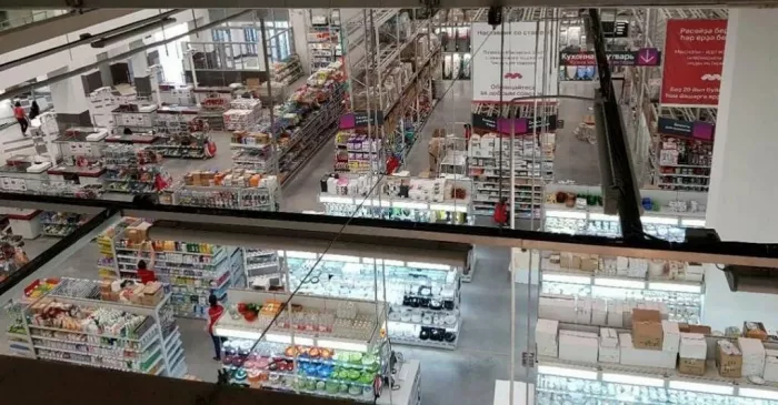 Строительный магазин "Максидом" на Тельмана