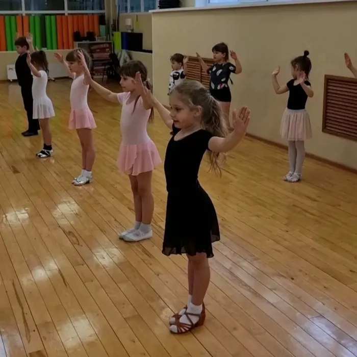 Танцевально-спортивный клуб "Танцевальный мир"