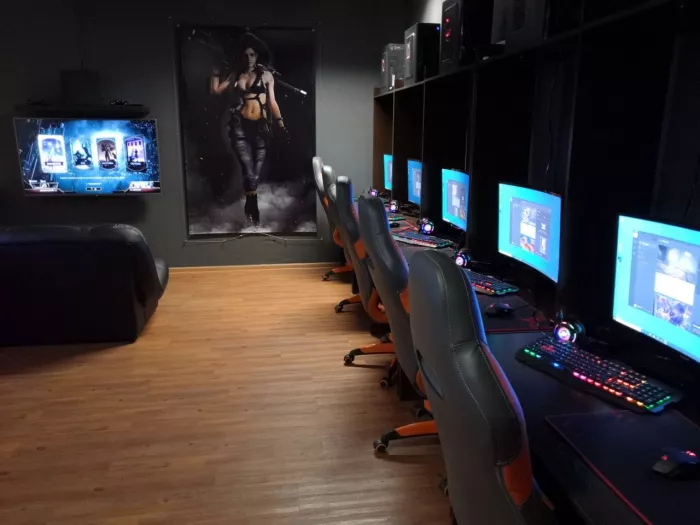 Игровой клуб "Cyber Mgdn"
