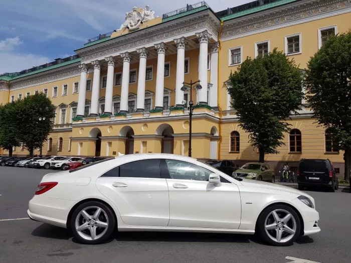 Аренда свадебных автомобилей "Merry Cars"