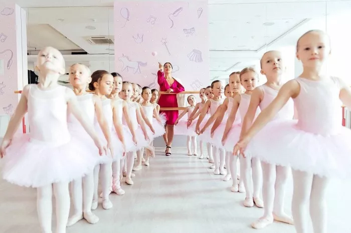 Студия маленьких балерин "Chudi Dance"