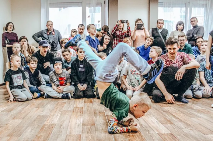 Танцевальная студия "I DANCE"