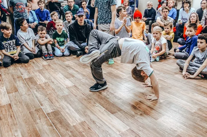 Танцевальная студия "I DANCE"